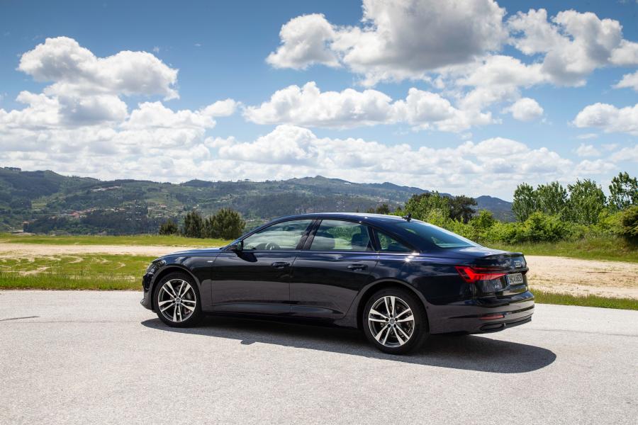  Audi A6 40 TDI Quattro (C8) 2018 года  (WW) (фото 8 из 24)